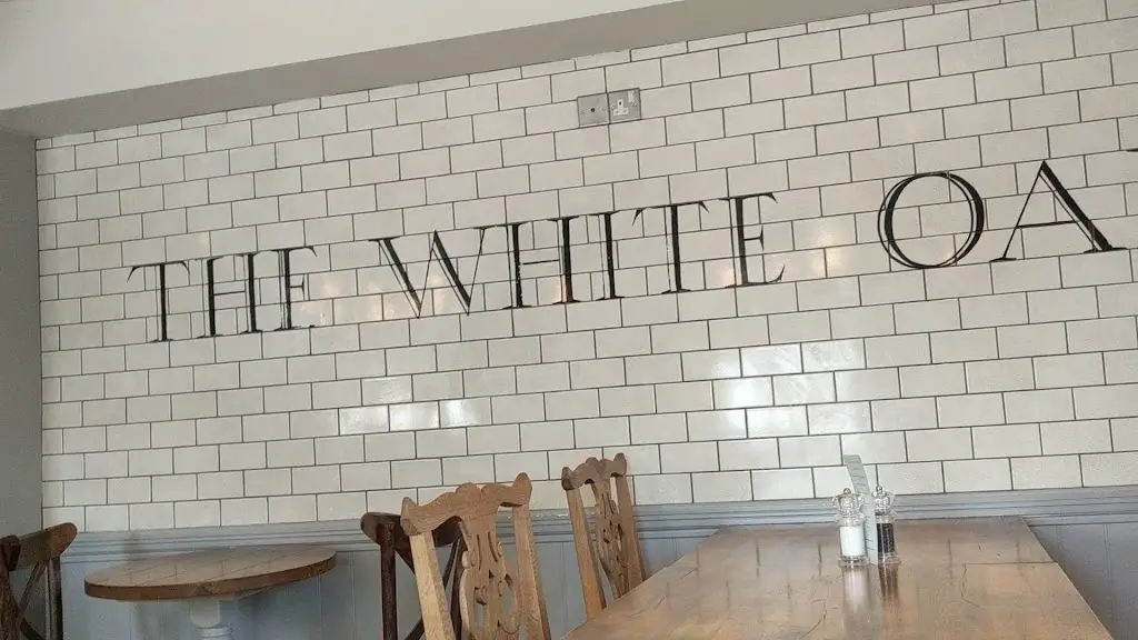 The White Oak_Cookham_slider_image_2