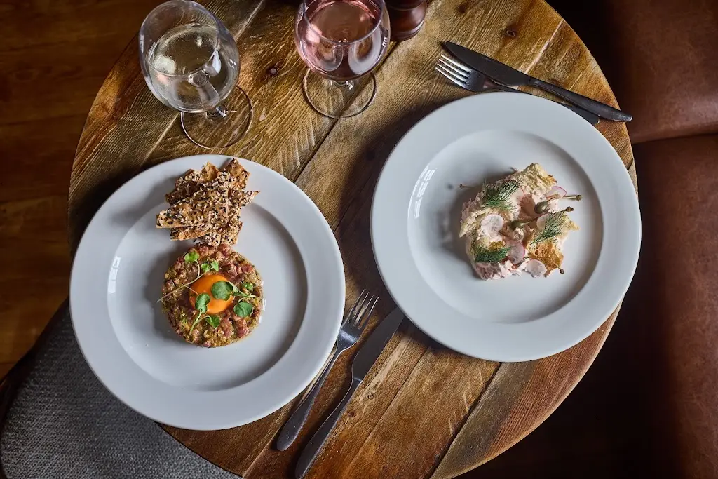 The White Oak_Cookham_slider_image_3