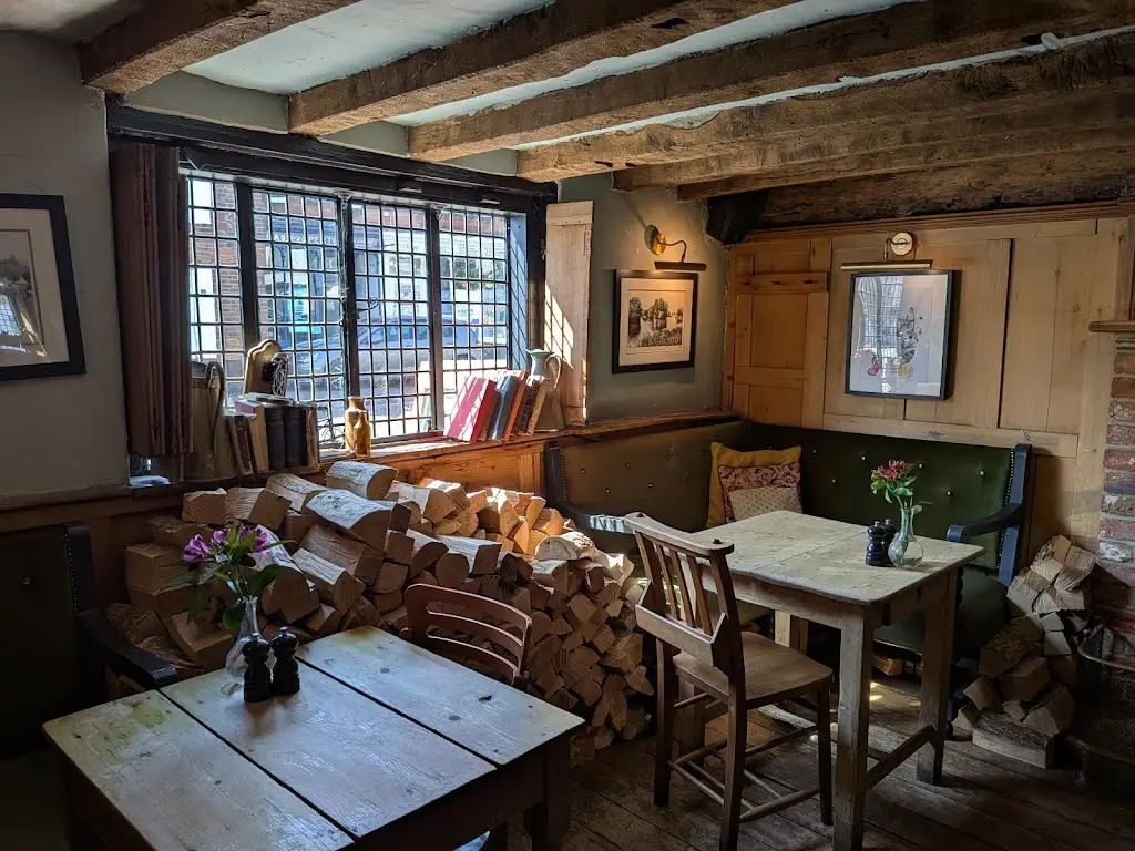 Ian Guest_Bel & The Dragon - Cookham_Cookham_review