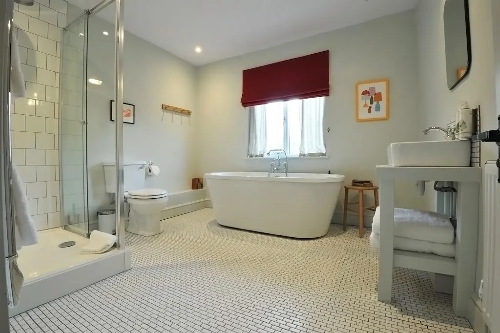 Bel & The Dragon - Cookham_Cookham_slider_image_3