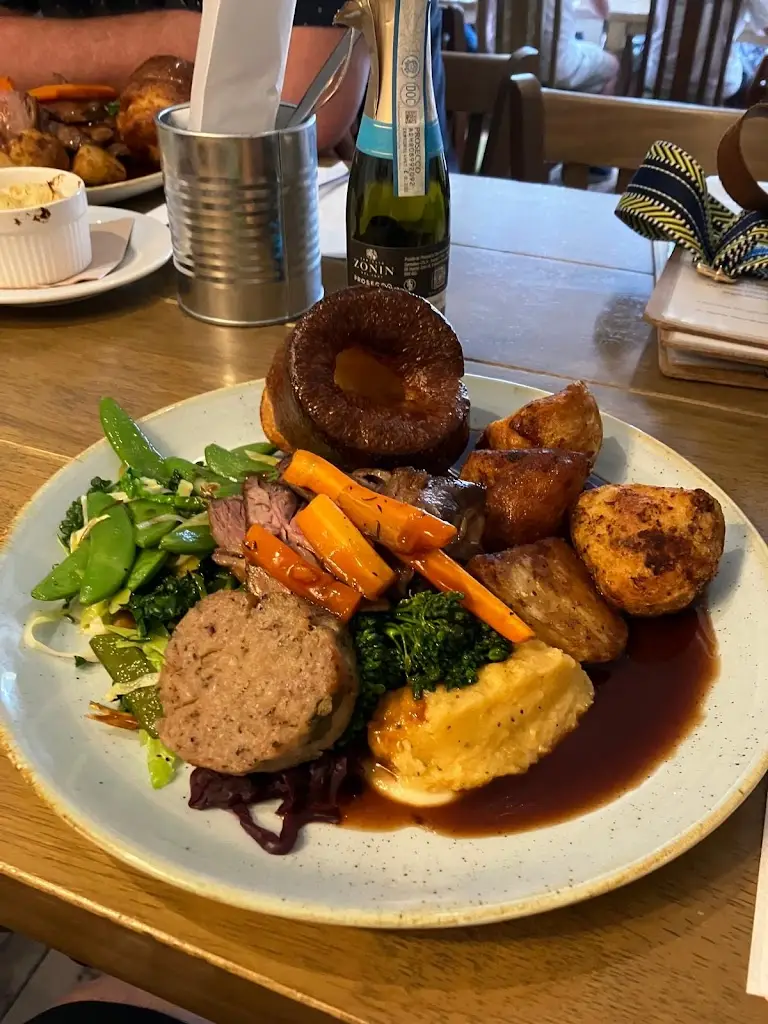 Michelle Brinson_The Crown of Cookham_Cookham_review
