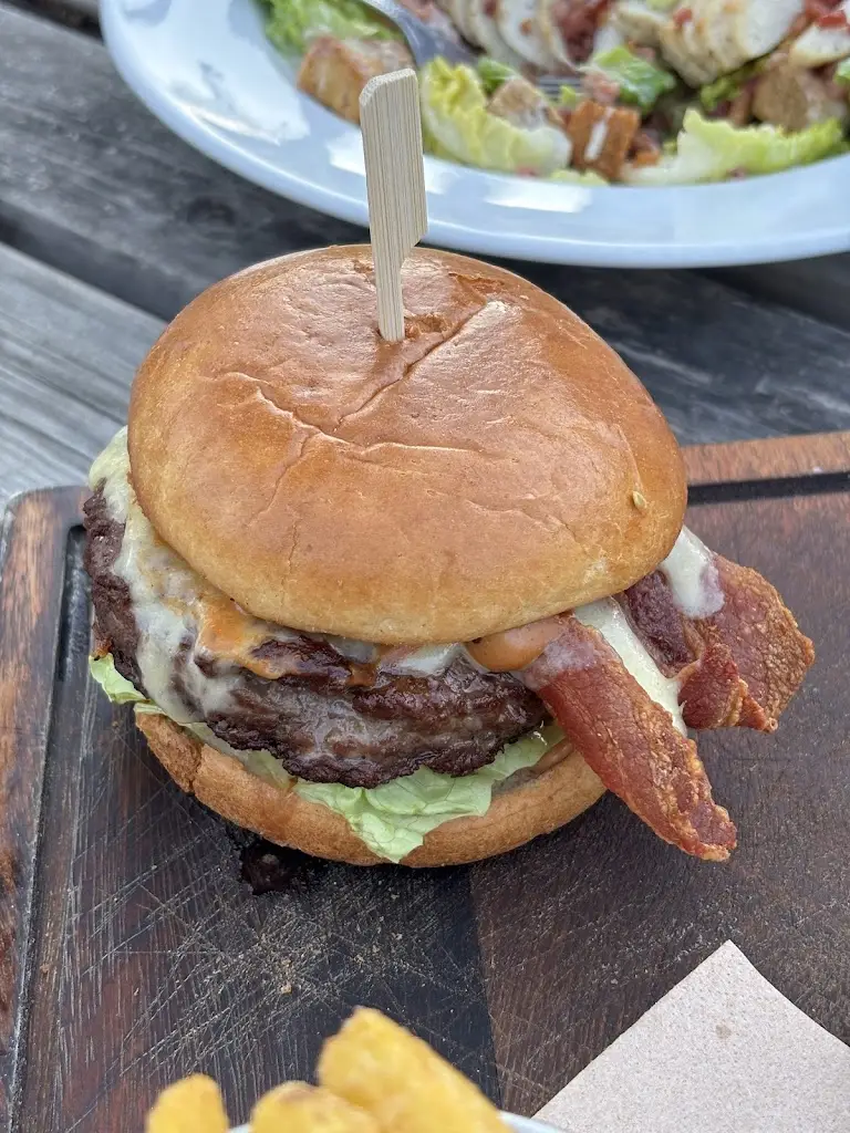 Matthew Brooks_The Crown of Cookham_Cookham_review