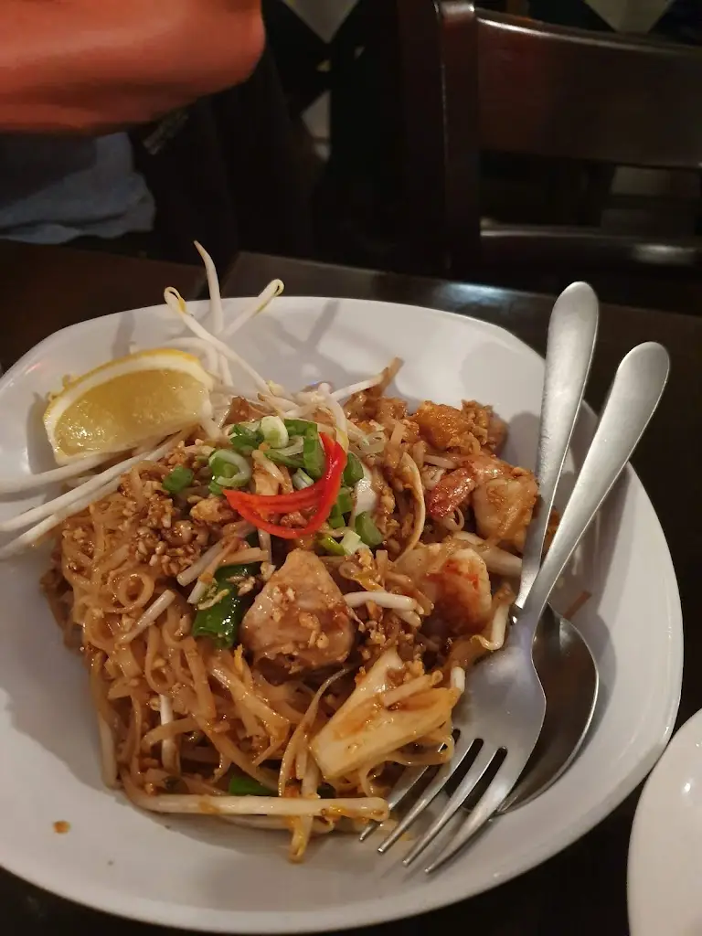 Menu_Anong Thai_Cookham_image_4