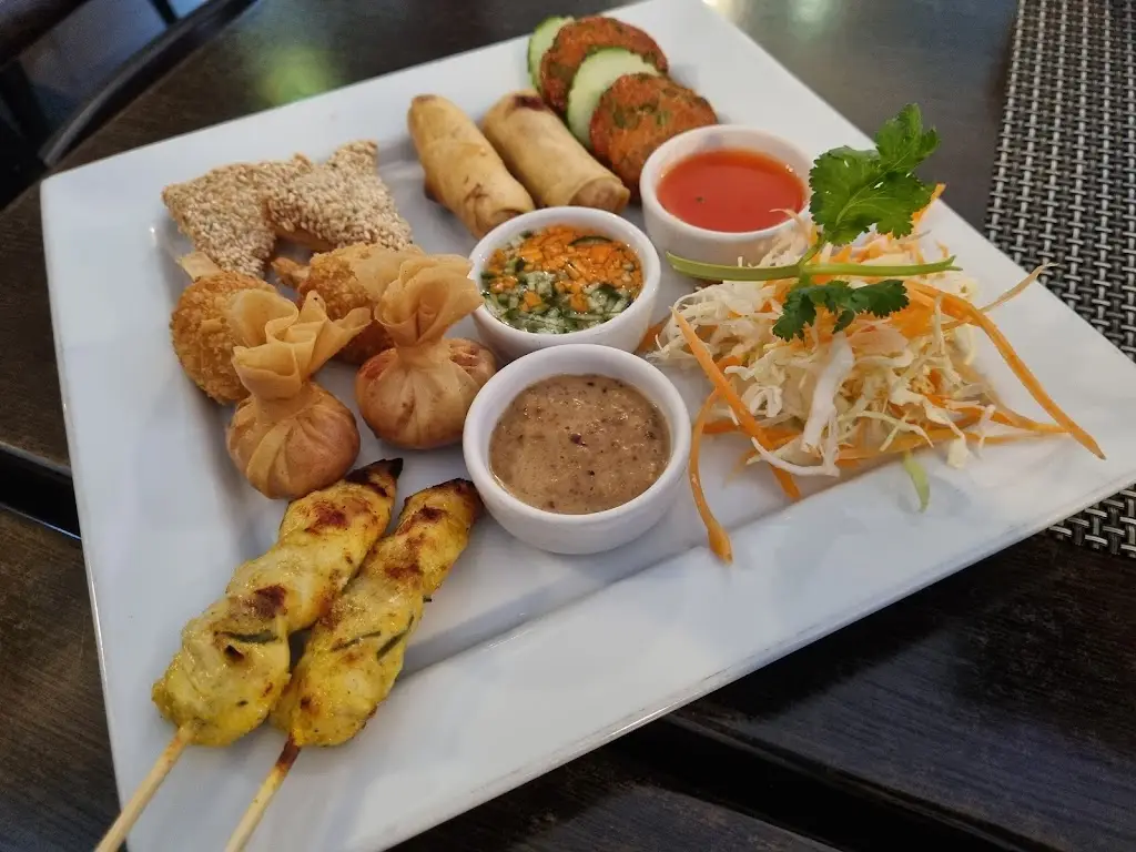 Anong Thai_Cookham_slider_image_3