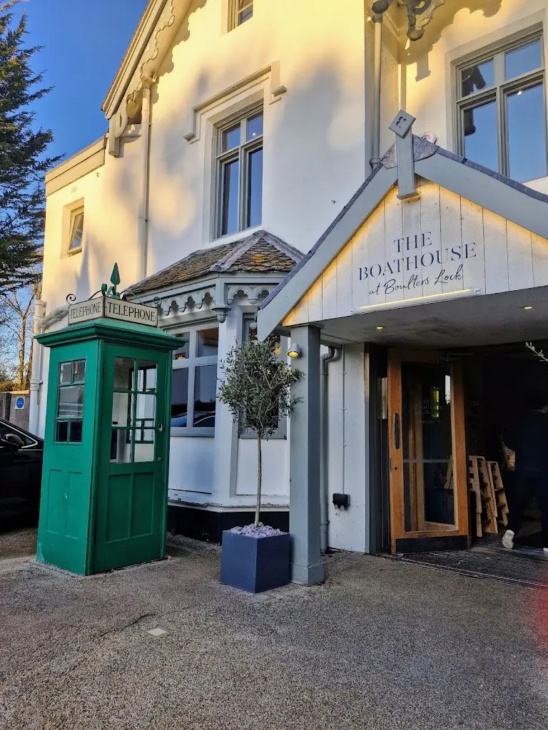 The Boathouse at Boulters Lock restaurant in Cookham