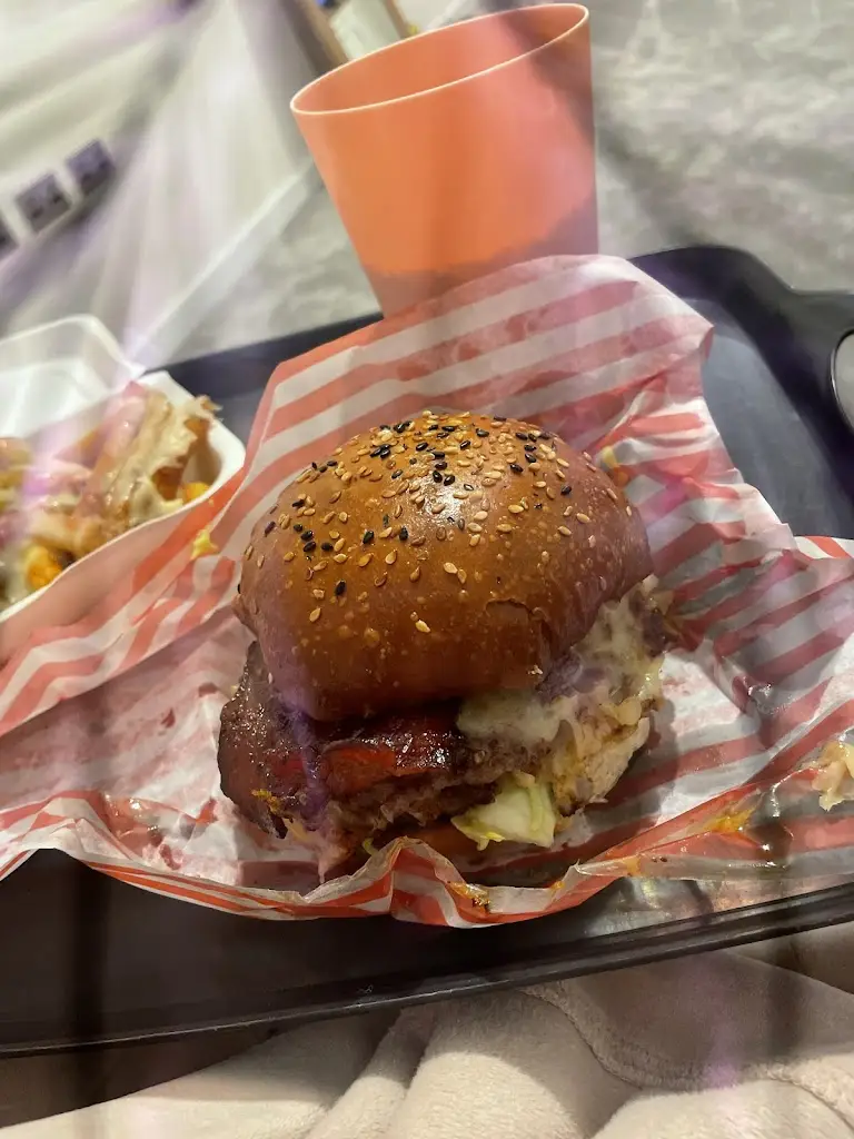 Sallyanne Elizabeth_Smash My Patty@ The Cavalier_Cookley_review