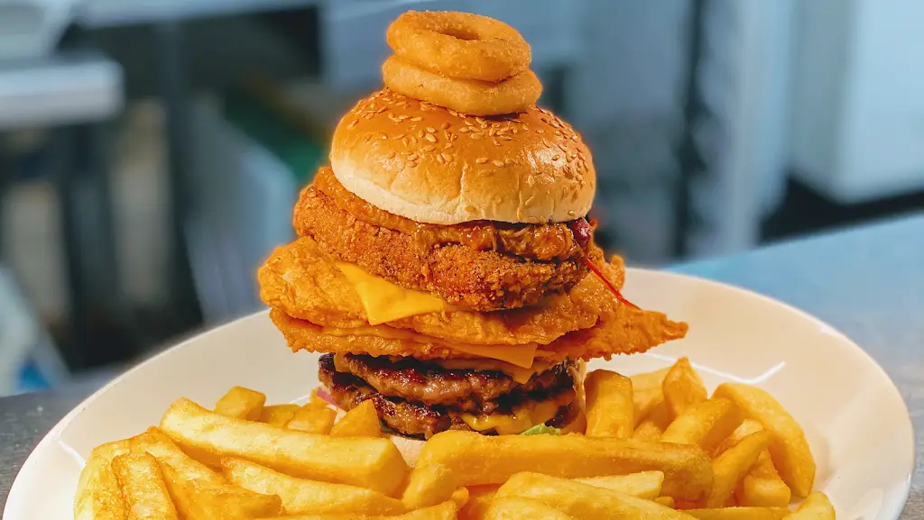 Three Crowns & Sugar Loaf restaurant in Cookley