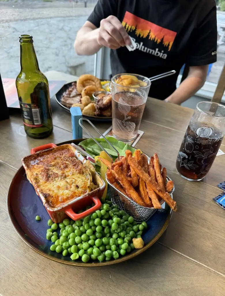 Hannah Ryan_Focsle Inn_Combe Martin_review