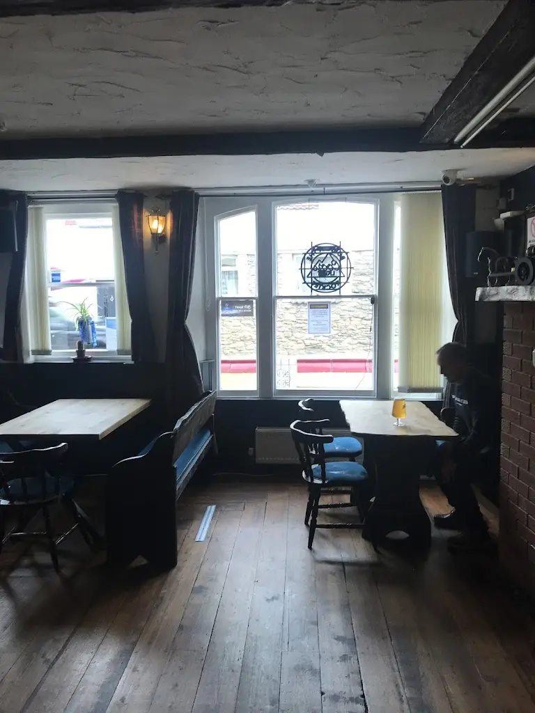 Raphael Millin_The Castle Inn, Pub and Beer Garden_Combe Martin_recensione