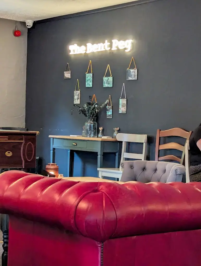 Darren Hall_The Bent Peg_Combe Martin_review