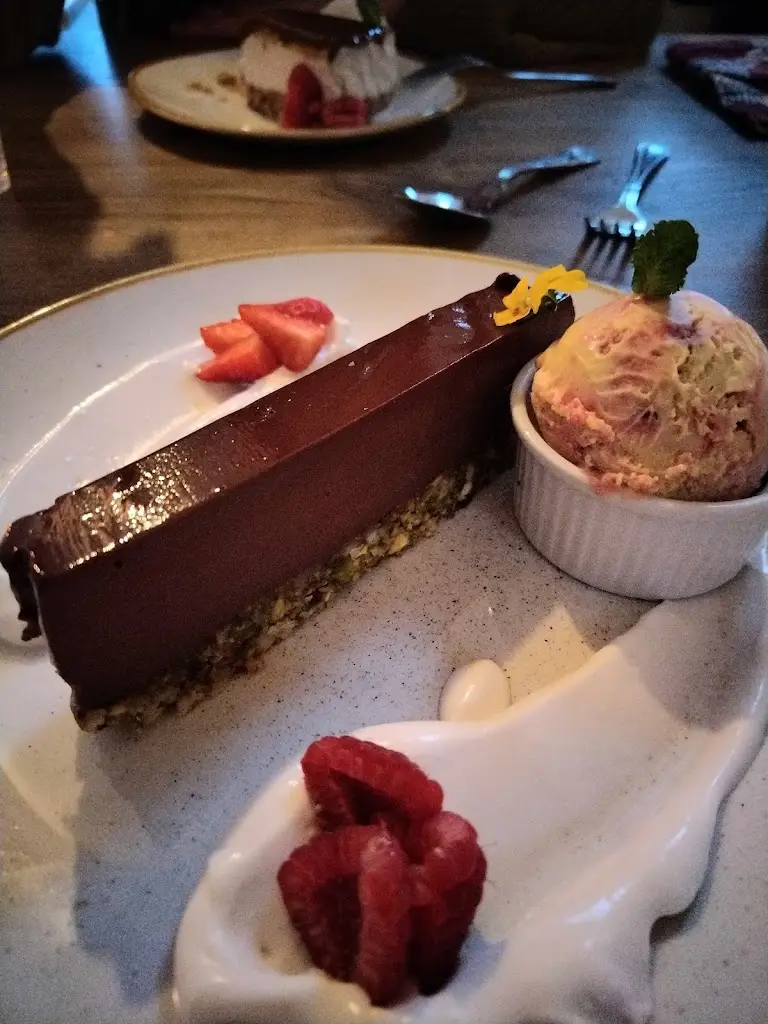 luke sayers_The Burj at Harp & Crown (Corsham)_Corsham_review