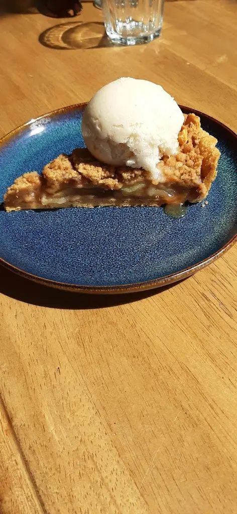 Alison Cremet_The Burj at Harp & Crown (Corsham)_Corsham_review