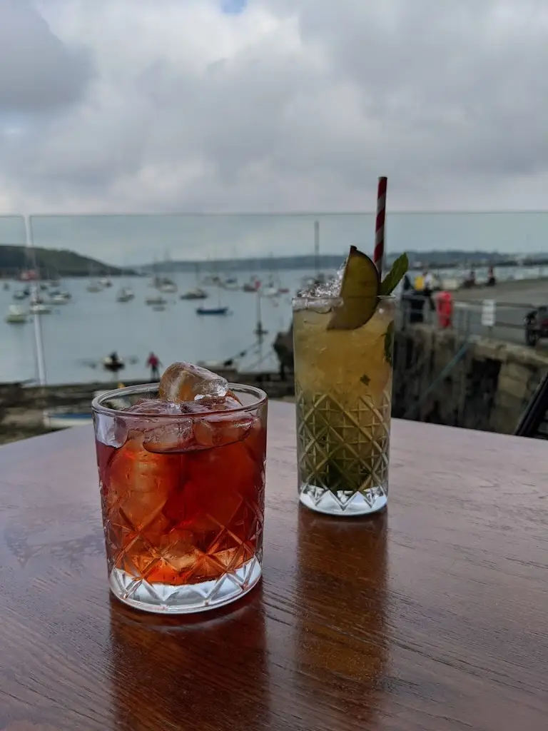 Menu_INDIDOG Harbourside Restaurant_Cornwall_immagine_8