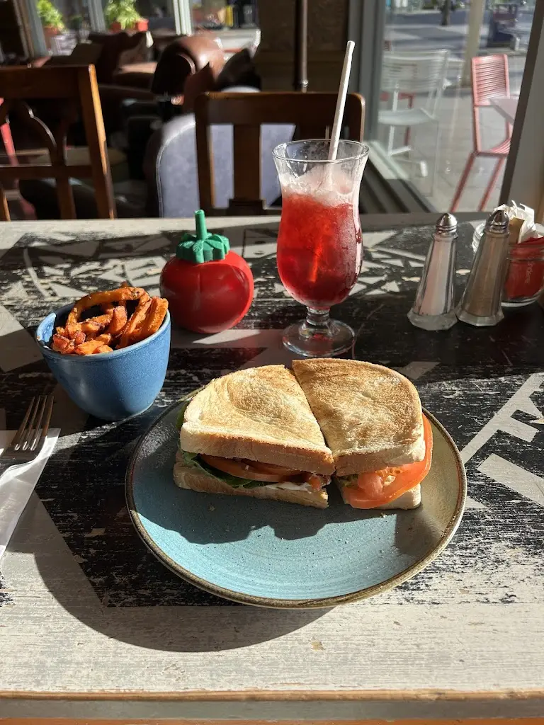 Wan Lin Qin_Paletto Lounge_Corby_review