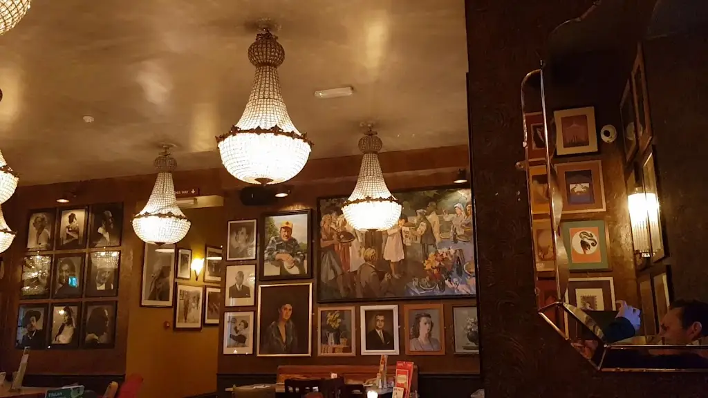 Paletto Lounge_Corby_slider_image_2