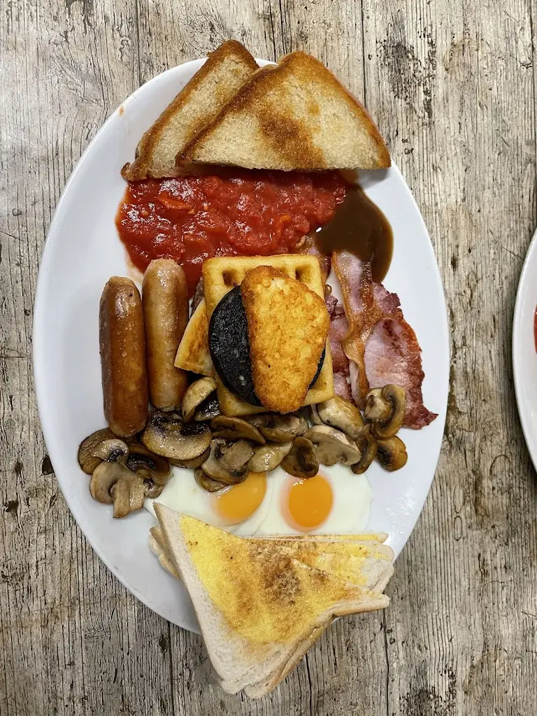 Damian Scott_The Hungry Hossee Est 2005_Corby_review