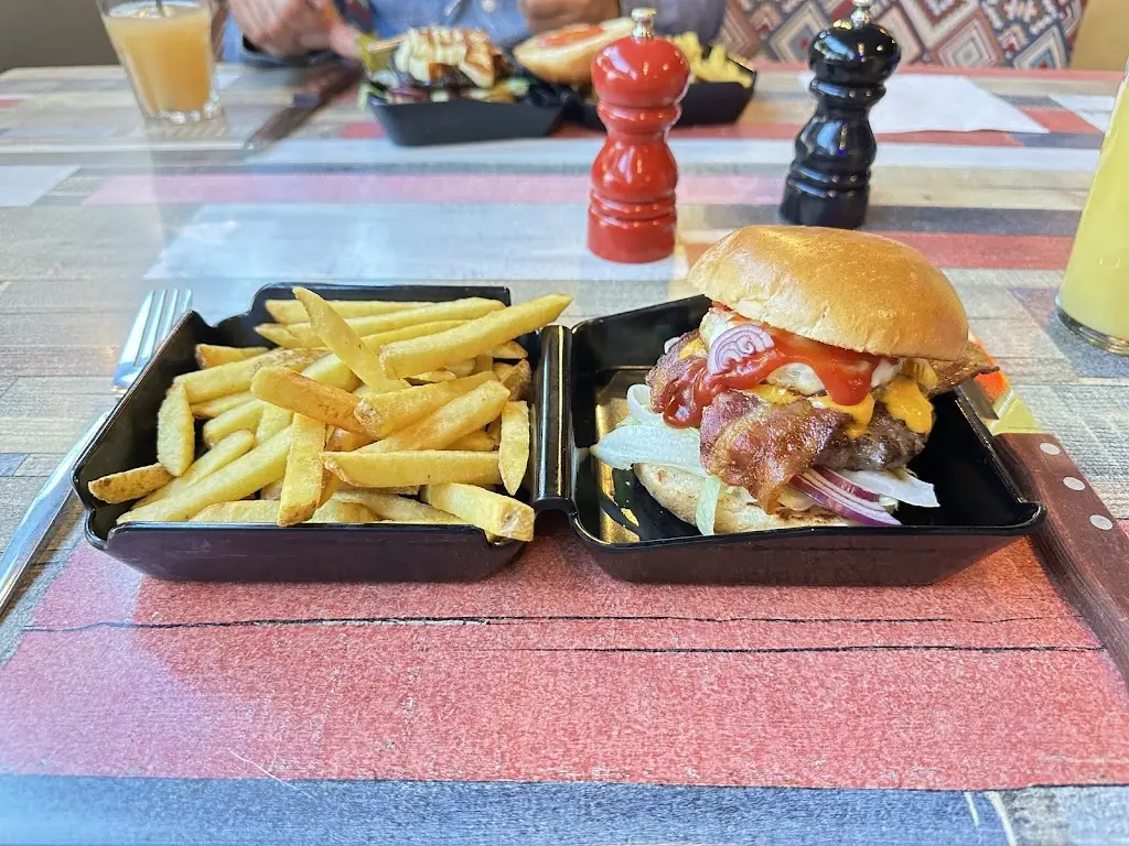 TJs Bar & Grill_Corby_slider_image_3