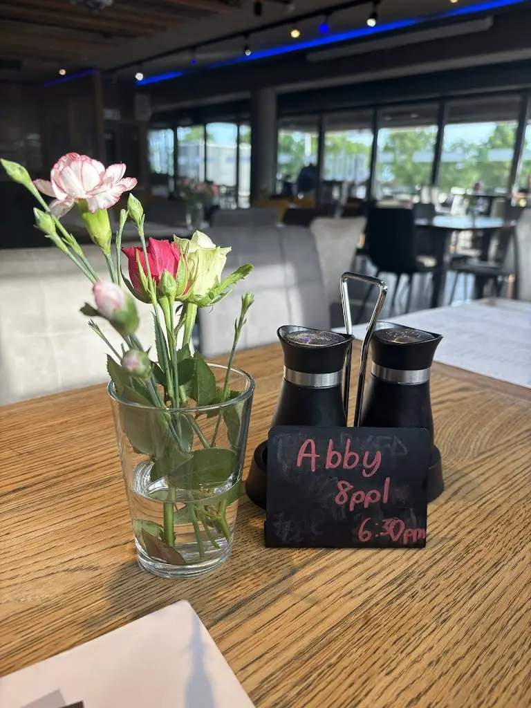 abby reilly_Qube_Corby_review