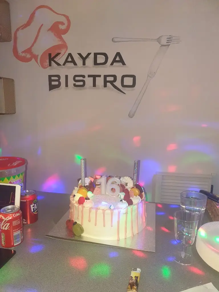 Katarzyna Miernik_KaydaBistro 7_Corby_review