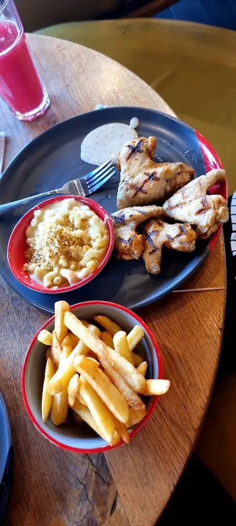 Martin “Venomous” Bennett_Nando's Corby_Corby_review