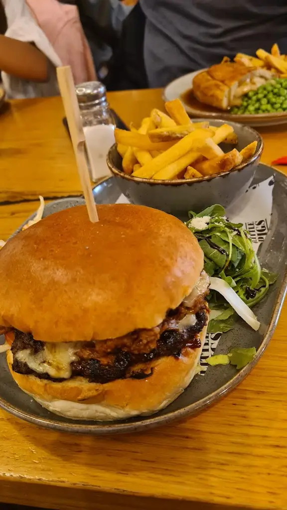 ATE A's VLOG_The Three Little Pigs_Copplestone_review