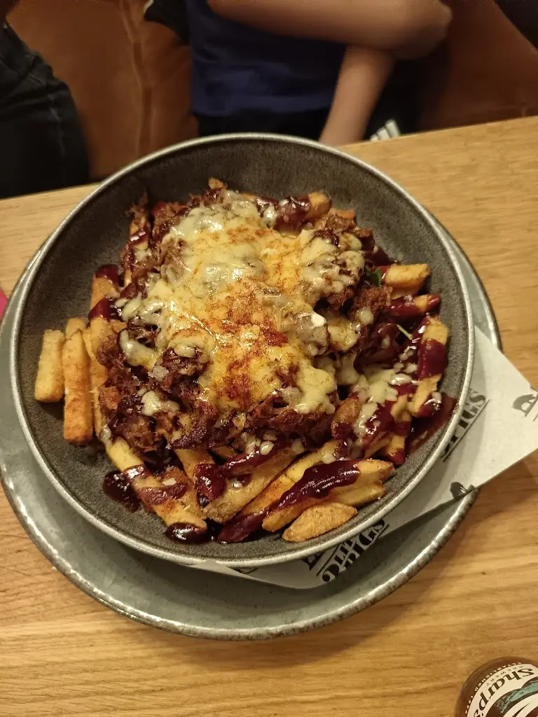 Glen_The Three Little Pigs_Copplestone_review