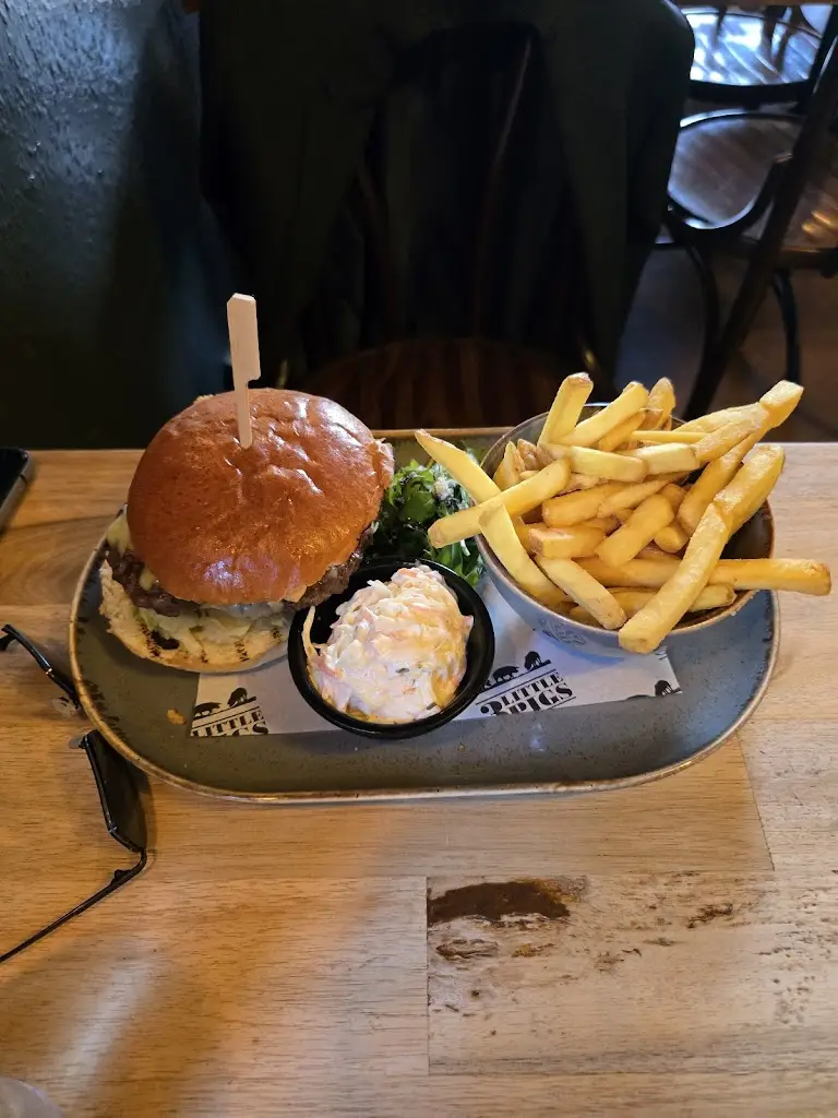 The Three Little Pigs_Copplestone_slider_image_3