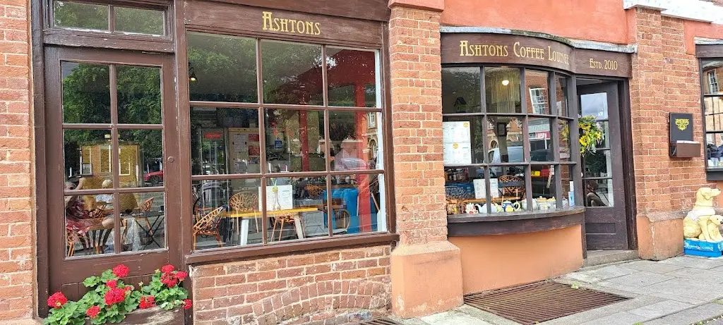 Ian Fenn_Ashtons Coffee Lounge_Copplestone_review