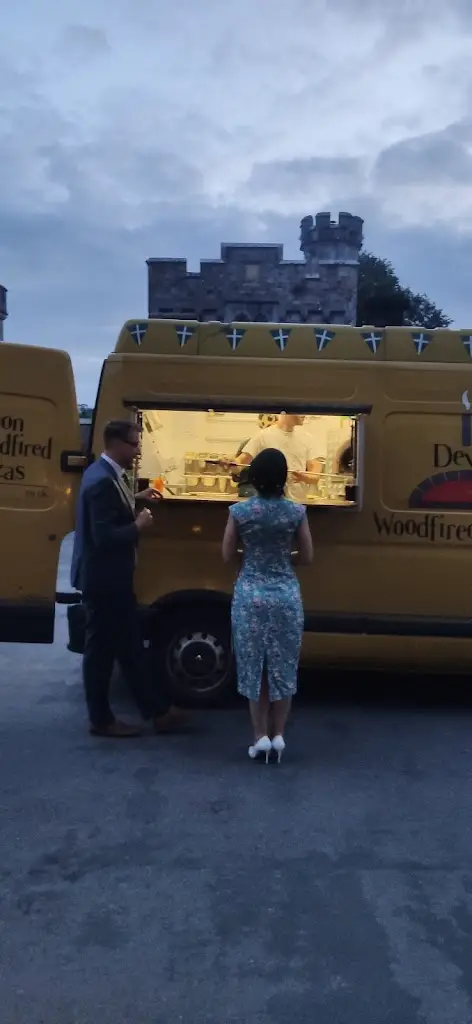 Samuel Tucker-Moon_Exe Valley Pizza Co._Copplestone_review