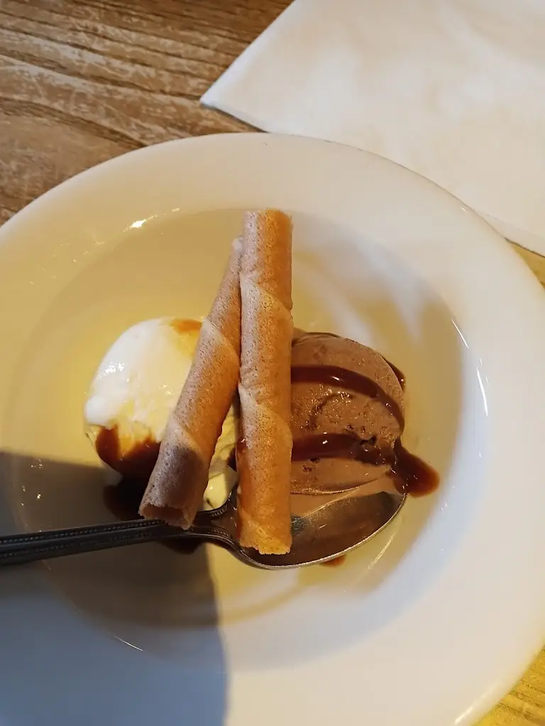 Lacey Berry_Copper Beech_Costessey_review