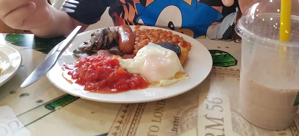 Hannah Martin_Meet and Eat (Nai's)_Conisbrough_review