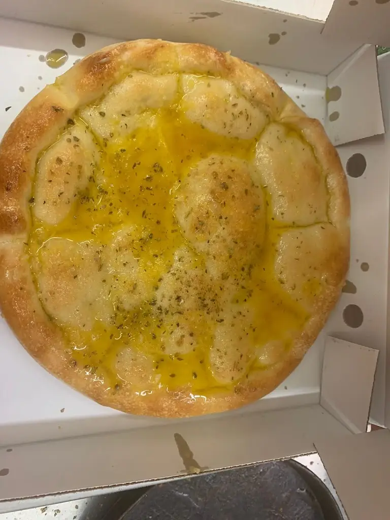 GINO’S PIZZERIA_Conisbrough_slider_image_3