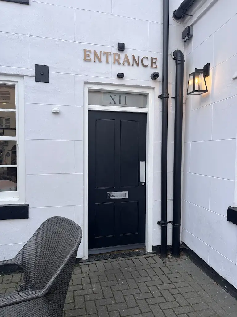 Trehan_XII - Twelve_Ashby de la Zouch_recensione