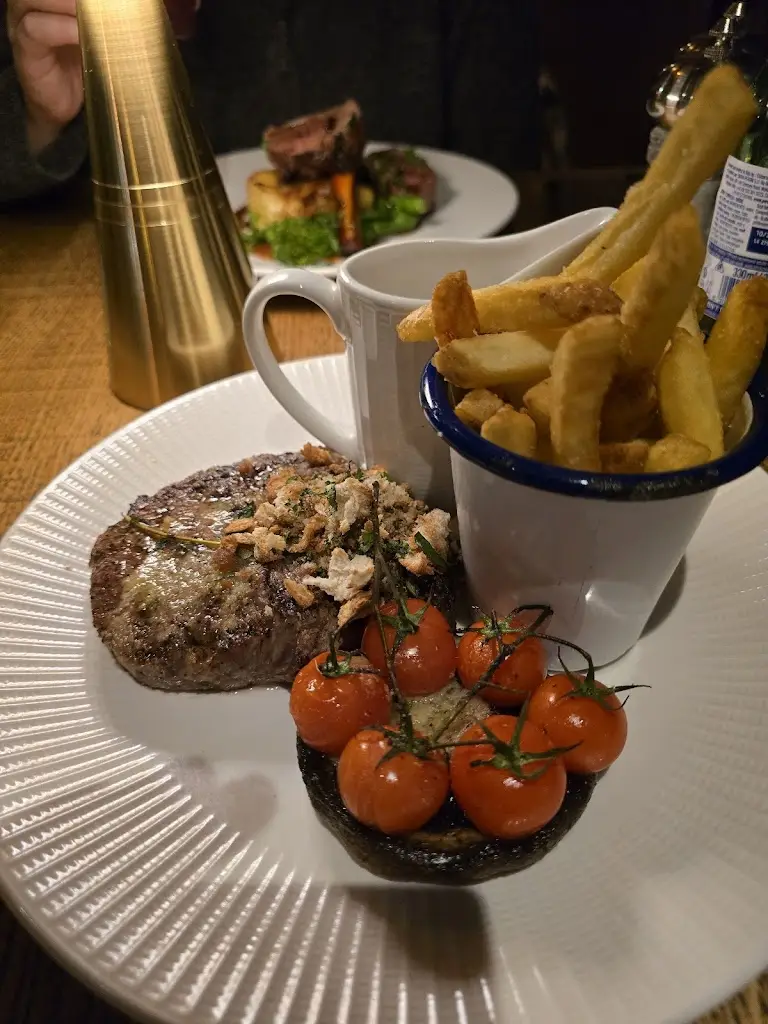 Harry Blanthorn_XII - Twelve_Ashby de la Zouch_recensione