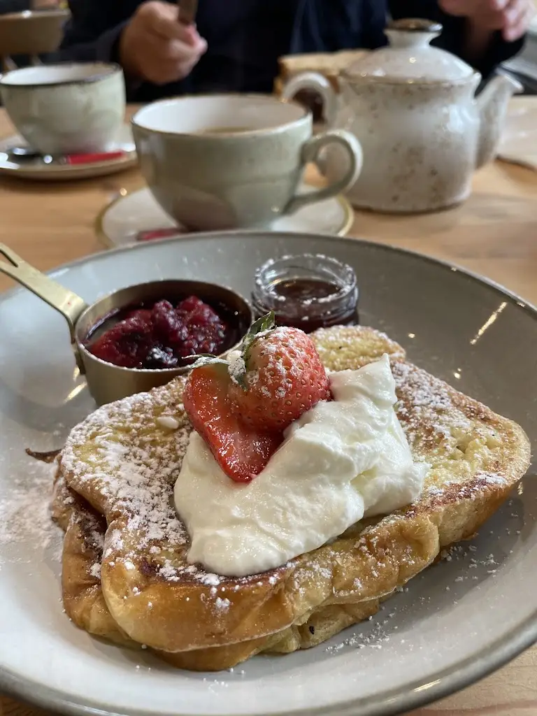 Yasmeen Wakeman_Pig and Pudding_Cotgrave_review