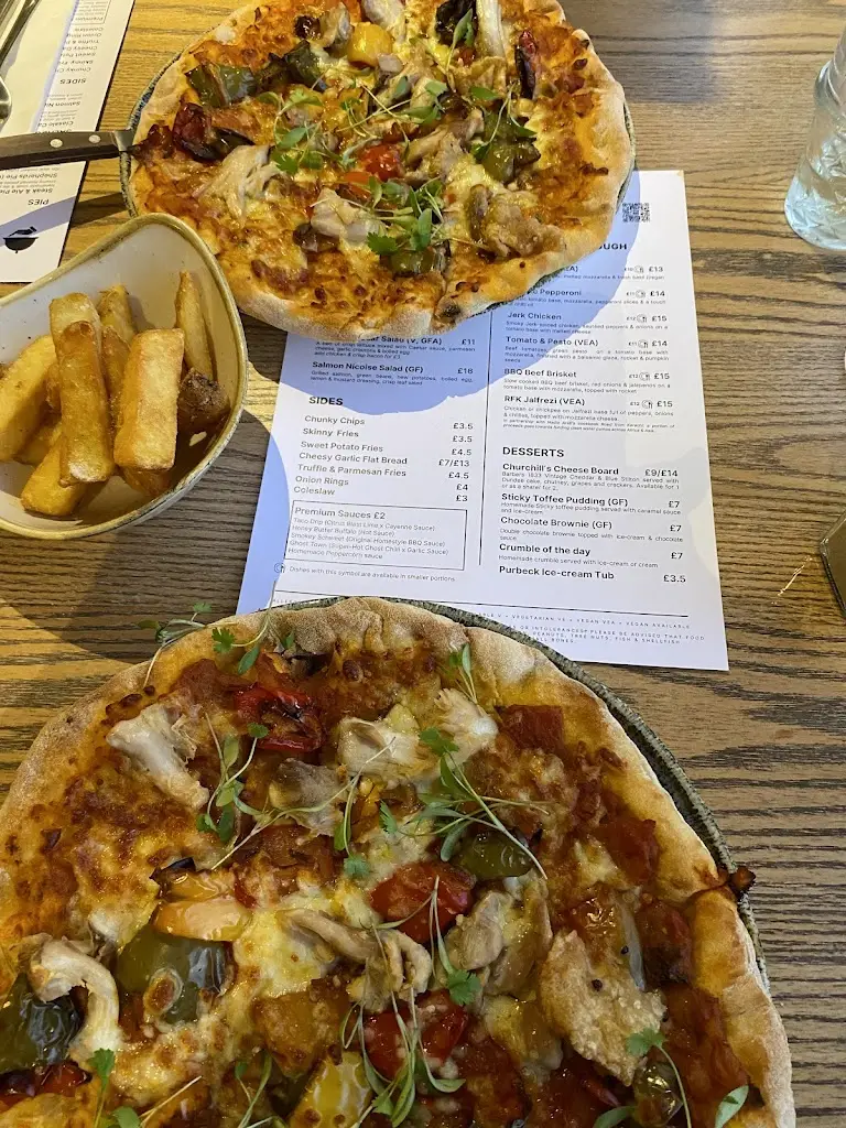 Lisa Clark_The Churchillian Cosham_Cosham_review