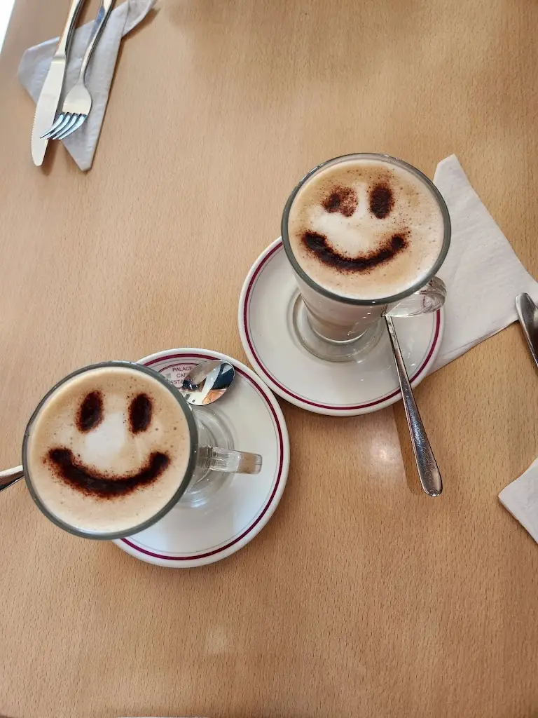 Palace Café Restaurant_Cosham_slider_image_3