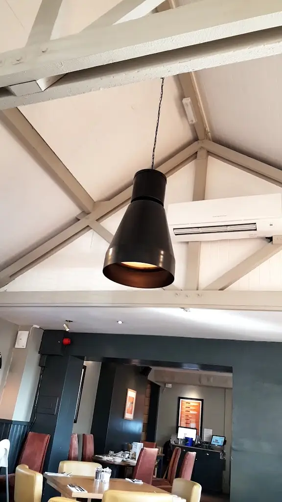 Harbour Lights Beefeater_Cosham_slider_image_2