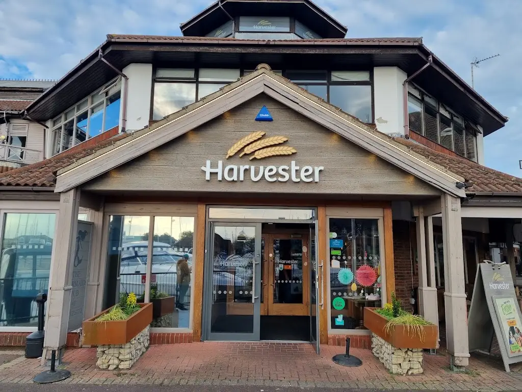 Harvester Port Solent Portsmouth_Cosham_slider_image_1