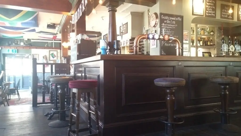 Alyn Scott_The Leg of Mutton and Cauliflower_Ashtead_review