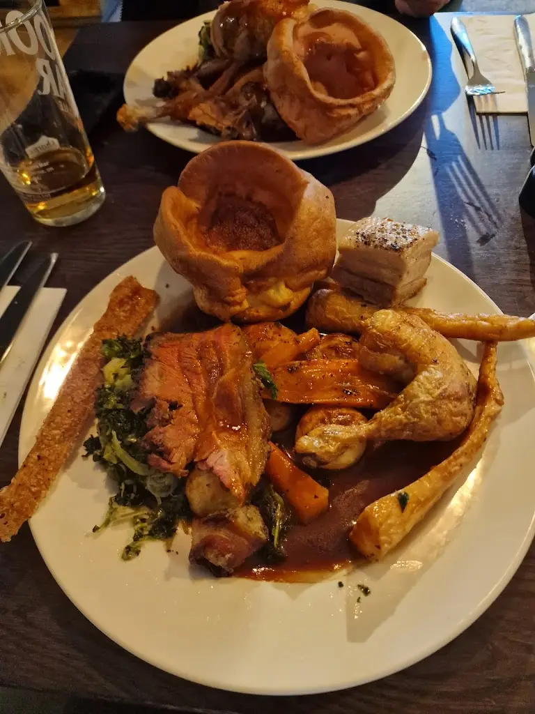 adam cotter_The Tudor Rose_Coulsdon_review