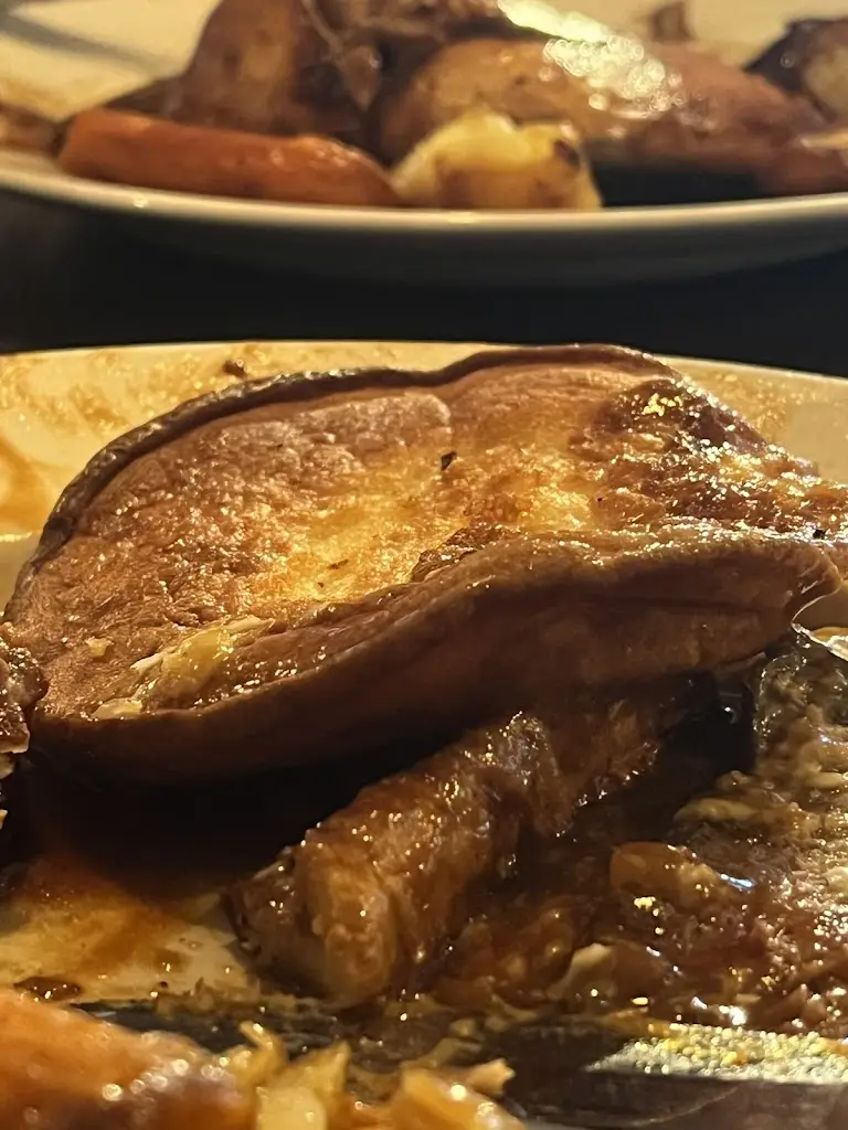 Gareth Cecil_The Tudor Rose_Coulsdon_review