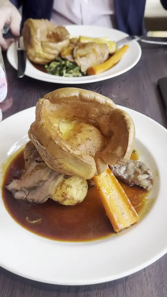 The Tudor Rose_Coulsdon_slider_image_2