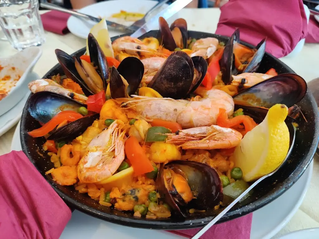 Los Arcos_Coulsdon_slider_image_3