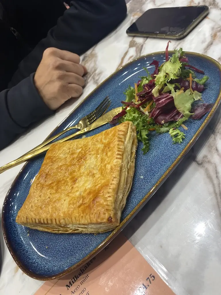 Hamza_Peach_Coulsdon_review