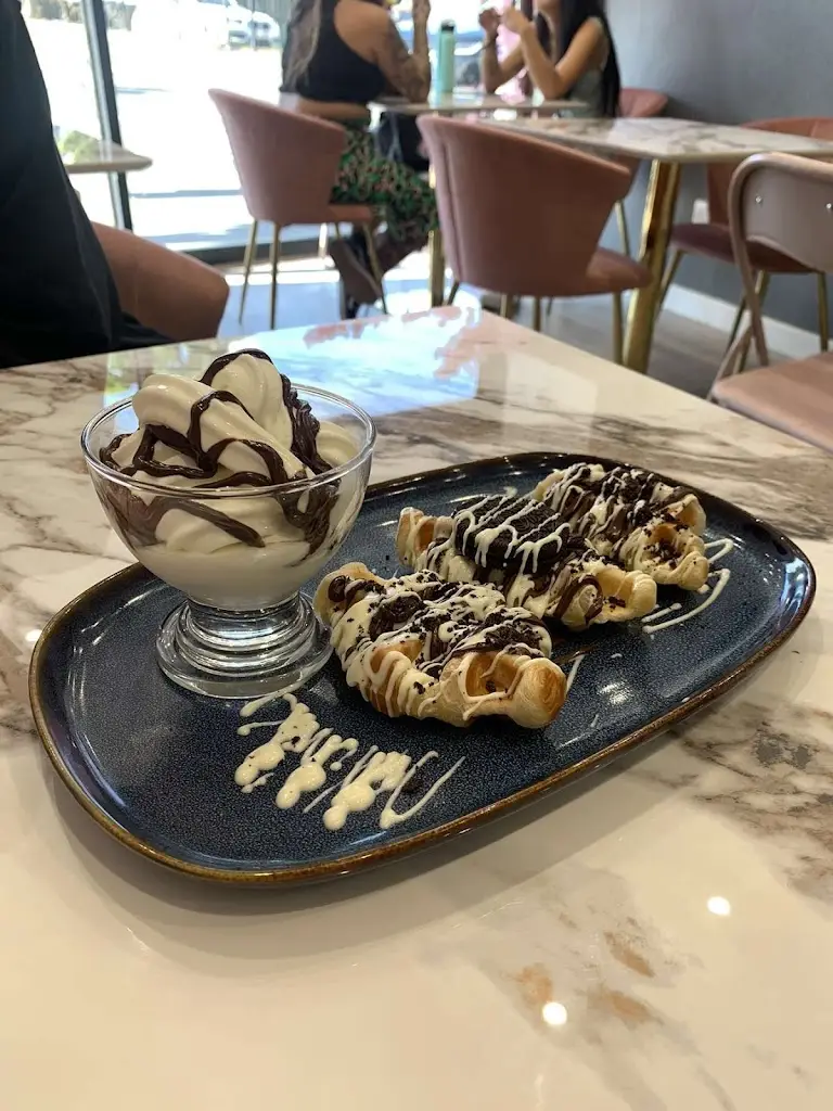 Yahyaa_Peach_Coulsdon_review