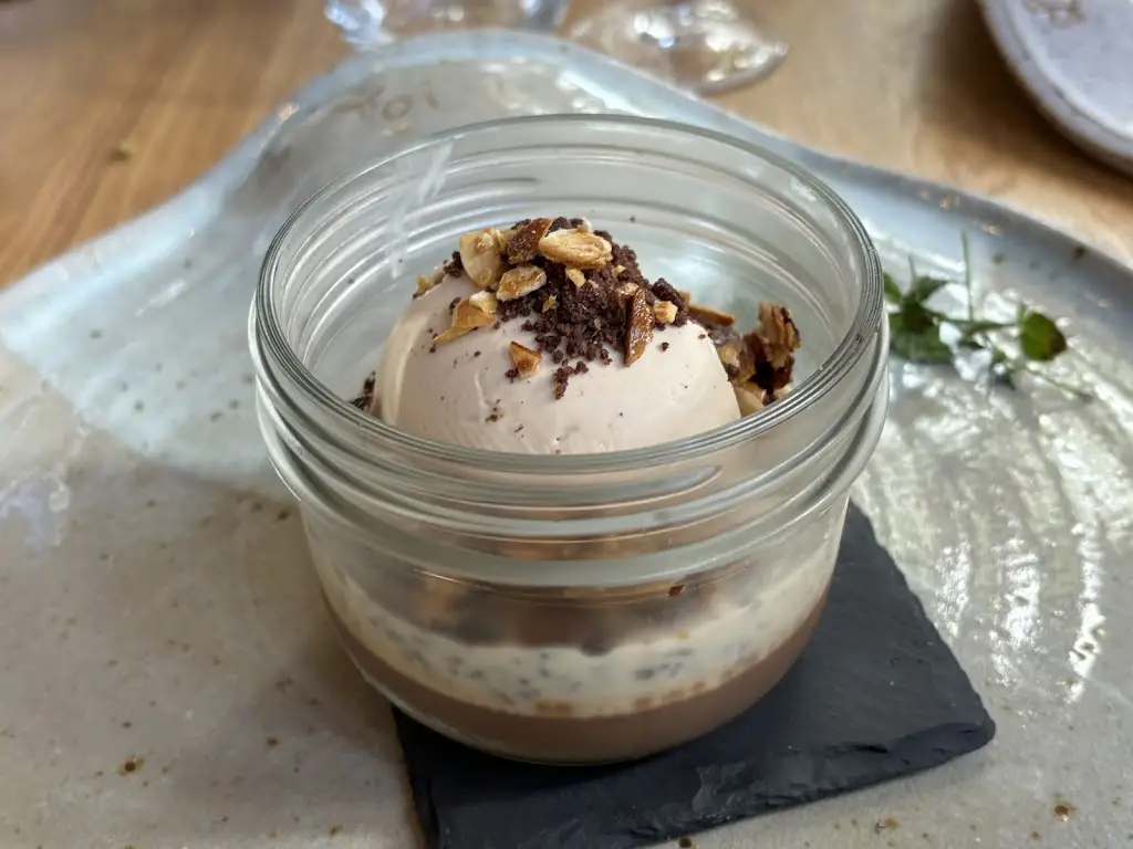 Georgina Fry_L'Ecole des Amis_Credenhill_review