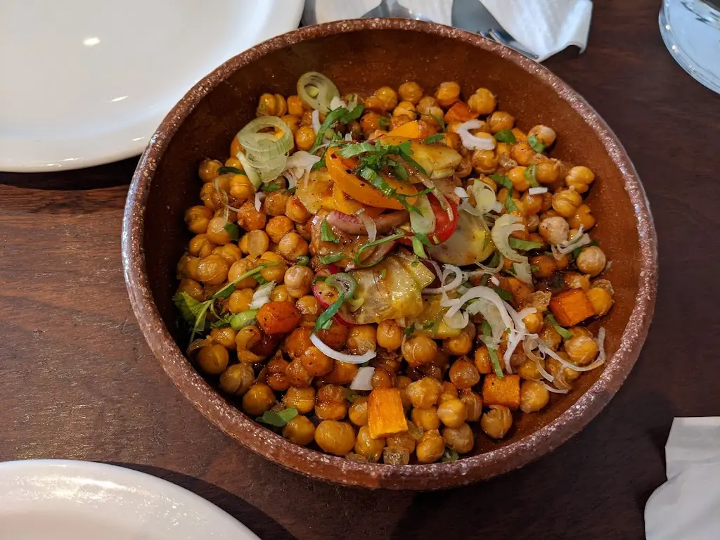 Oli's Thai_Cowley_slider_image_3