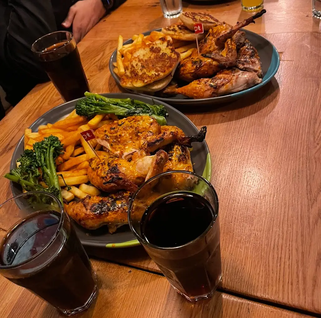 مقدسية Fatima_Nando's Oxford - Cowley Road_Cowley_review