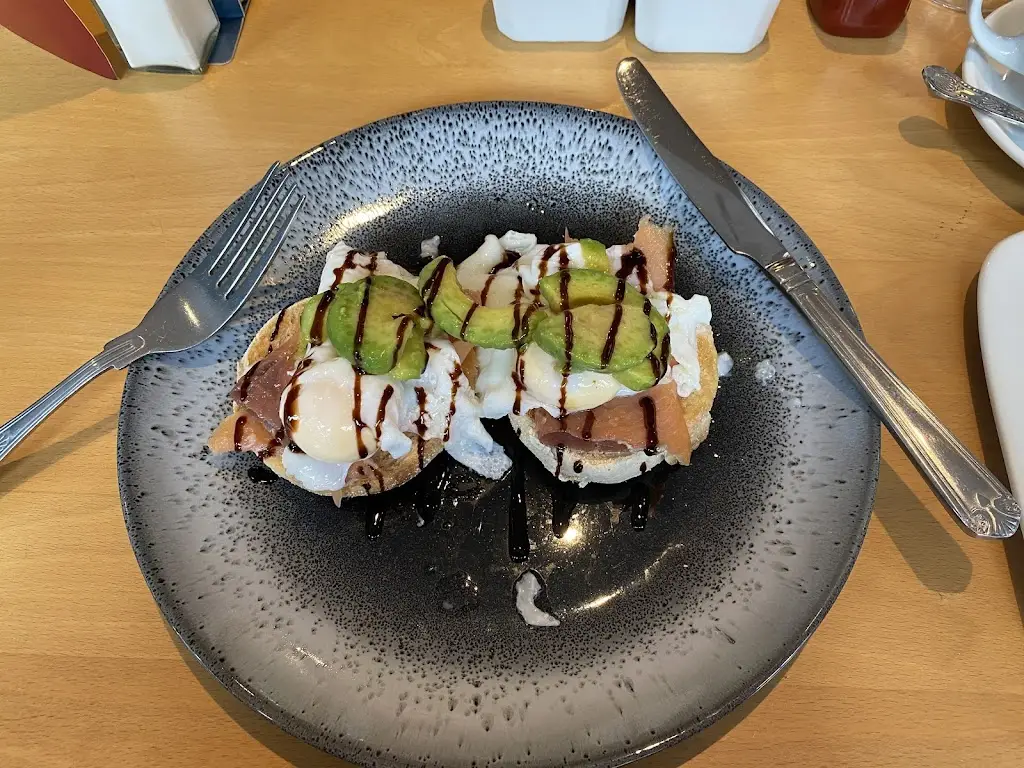 D B_The Wheatsheaf_Crick_review